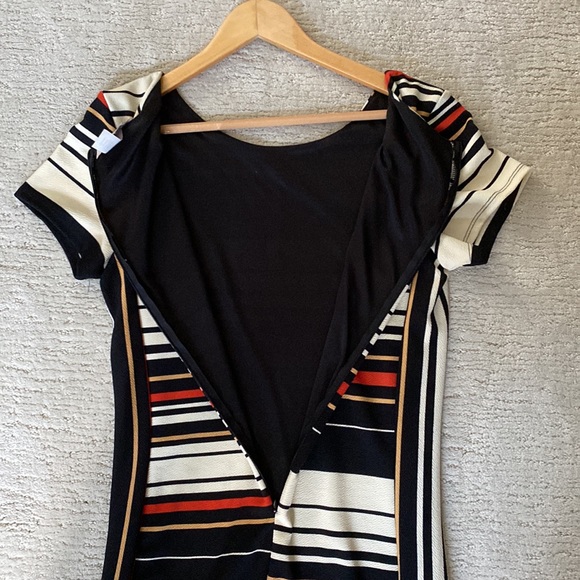 Boutique dress- form fitting, like new. Size large - Picture 4 of 6